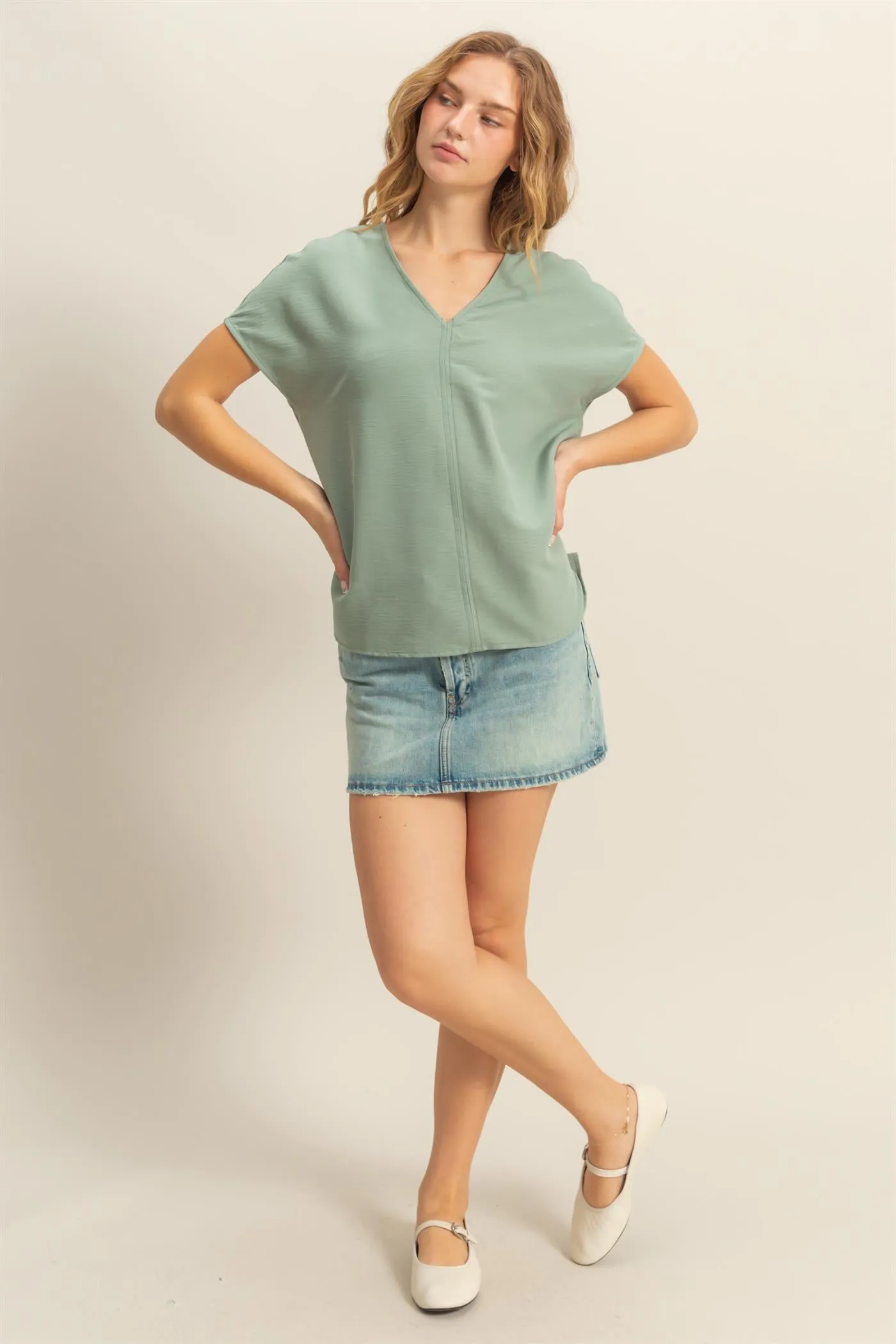 DZ24C059-Woven V-Neck Short Sleeve Tunic Top