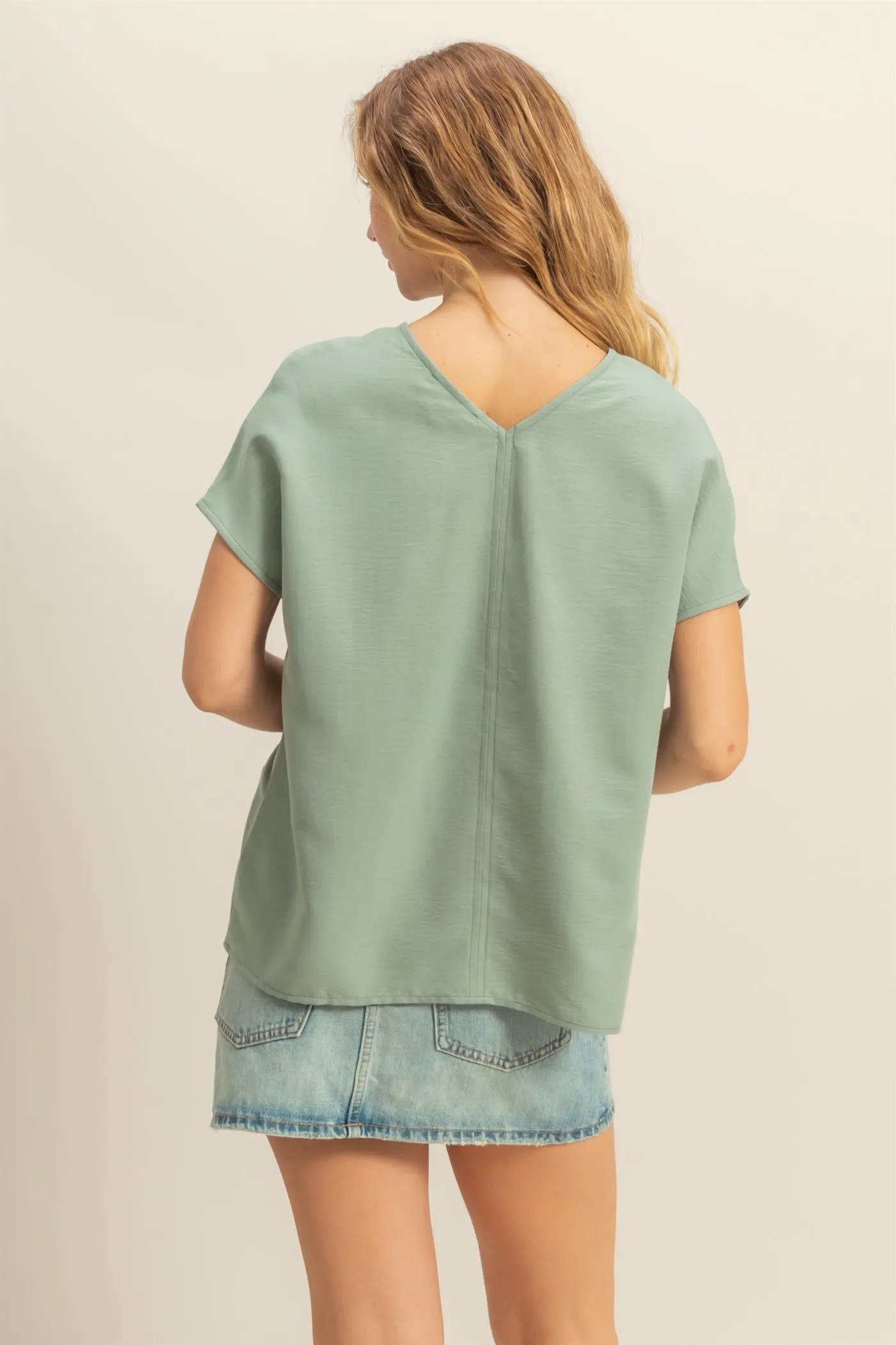 DZ24C059-Woven V-Neck Short Sleeve Tunic Top