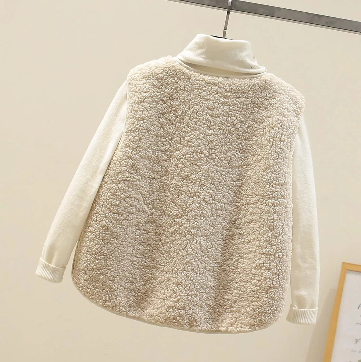 tuduoms Womens Sherpa Vest Casual Warm Fuzzy Faux Shearling Vest Sleeveless Fleece Jacket Pockets Teddy Coat Gilet for Winter